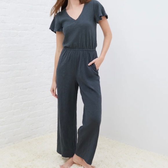 ✨ Flutter Sleeve Jumpsuit | UpWest | Soot | NWT (Size M) - Picture 1 of 6